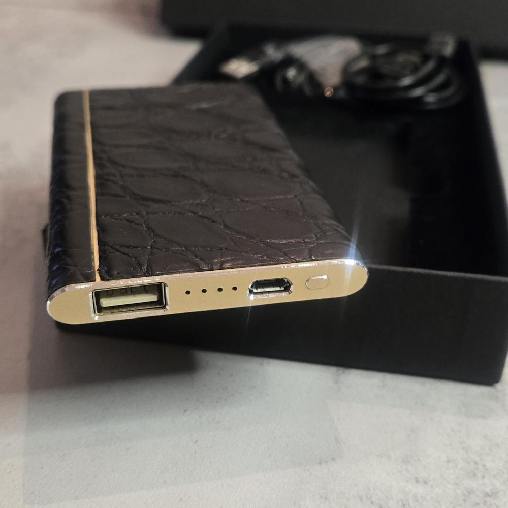 DOLCE & GABBANA Power Bank Battery Charger - Black/Rose Gold - Picture 3 of 7